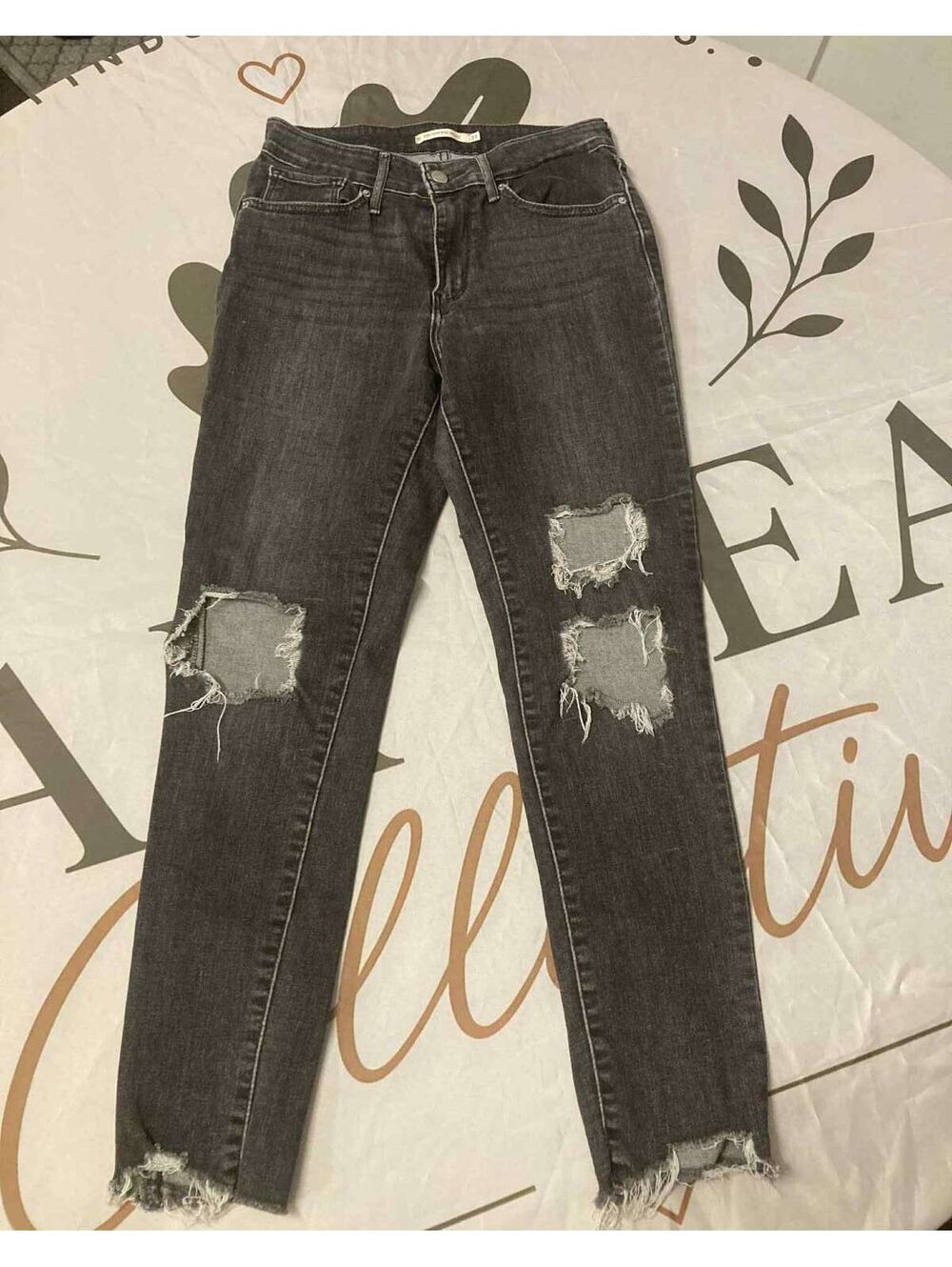 Levi's 721 High Rise Skinny Jeans Size 27 Black Distressed
